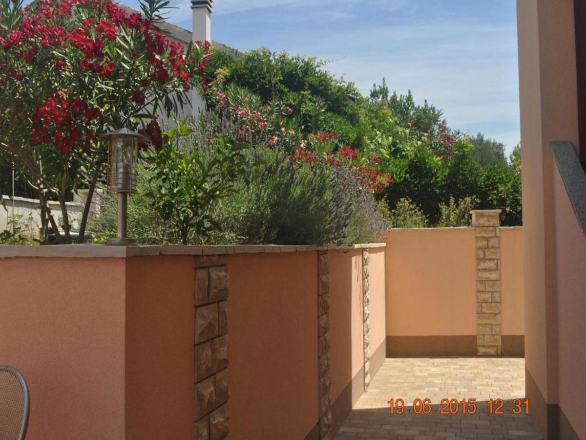 Apartments Vala Vinisce Luaran gambar