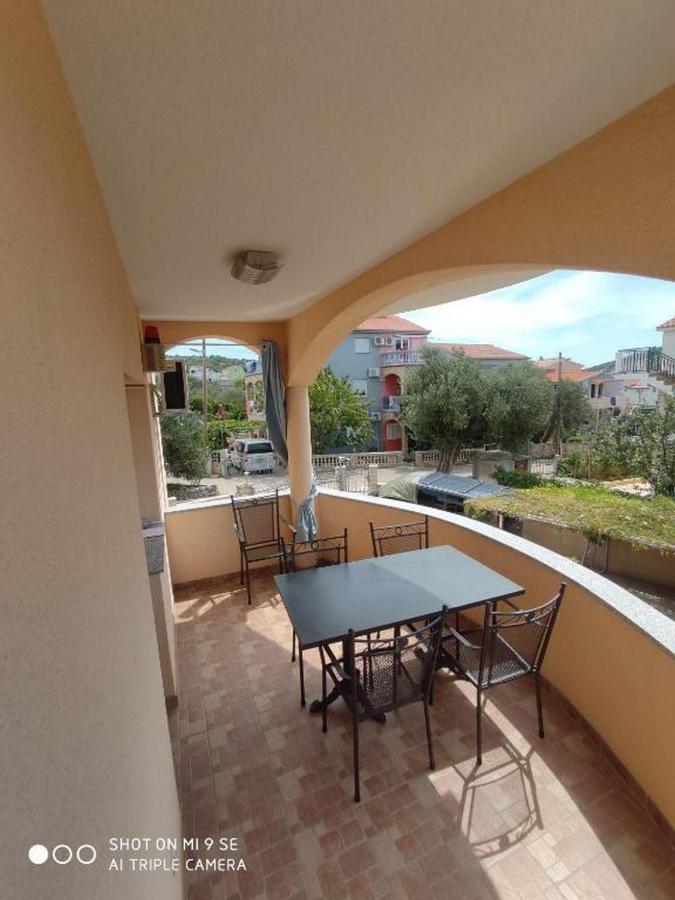 Apartments Vala Vinisce Luaran gambar